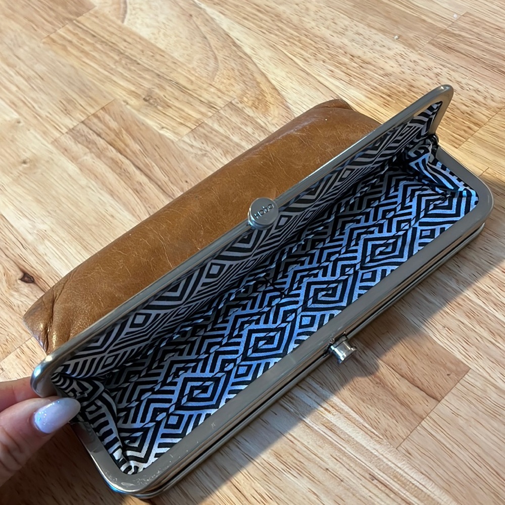 Hobo tan leather wallet